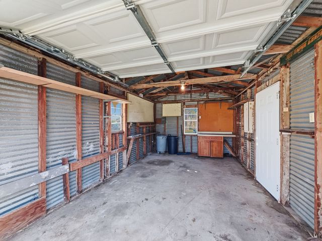 312 Charlie Drive, Whitesboro, TX 76273