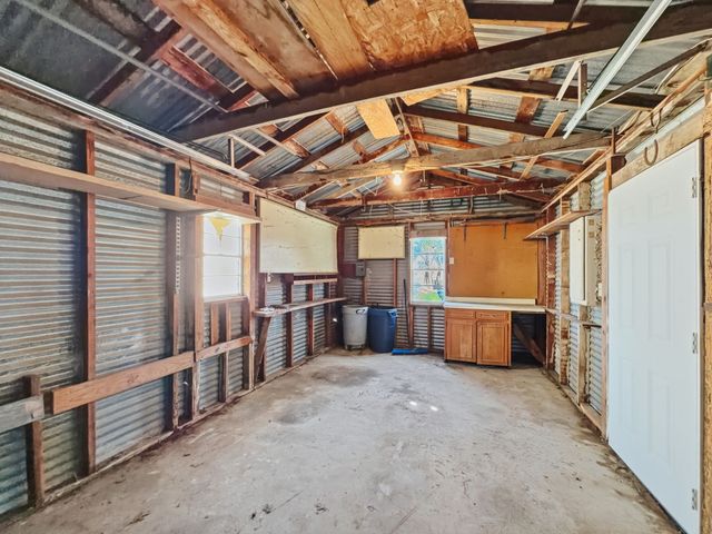 312 Charlie Drive, Whitesboro, TX 76273