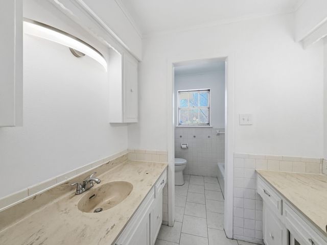 312 Charlie Drive, Whitesboro, TX 76273