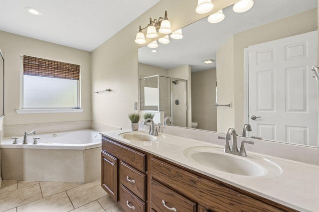 3931 S Hillsdale Avenue, Springfield, MO 65807