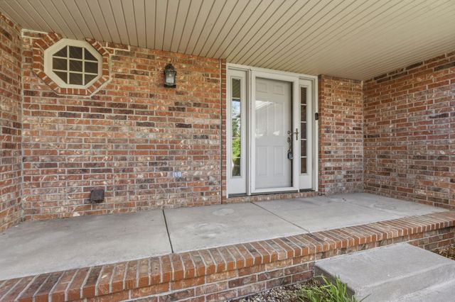 3931 S Hillsdale Avenue, Springfield, MO 65807