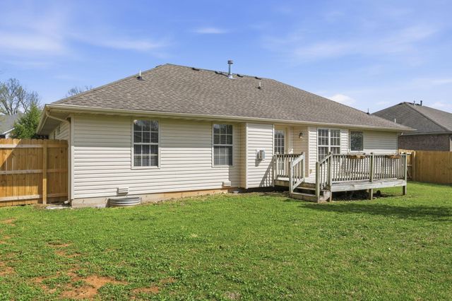 3931 S Hillsdale Avenue, Springfield, MO 65807