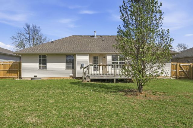 3931 S Hillsdale Avenue, Springfield, MO 65807
