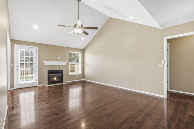 3931 S Hillsdale Avenue, Springfield, MO 65807