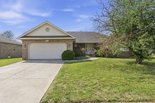 3931 S Hillsdale Avenue, Springfield, MO 65807