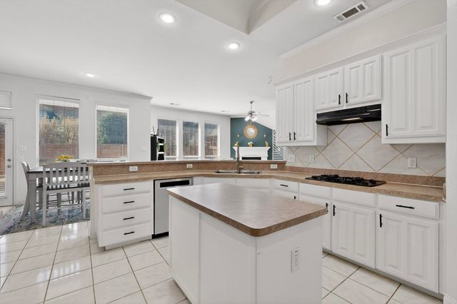 2502 Morningstar Lane, Arlington, TX 76001