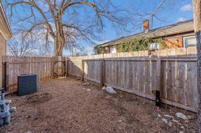 6124 E Harry St, Wichita, KS 67218