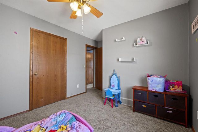 20 CHATEAU TERRACE, Oshkosh, WI 54901