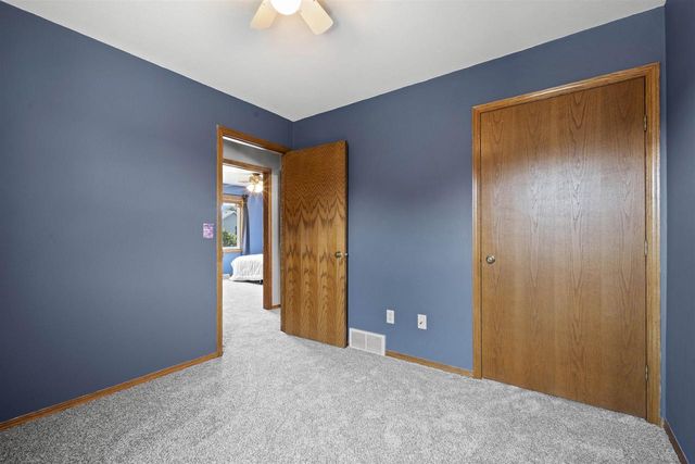 20 CHATEAU TERRACE, Oshkosh, WI 54901