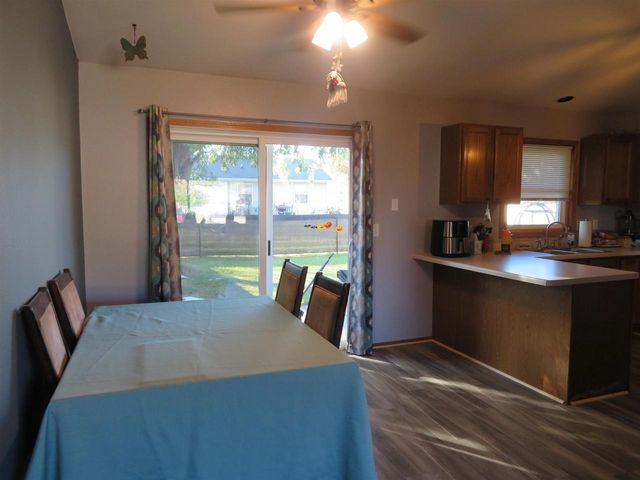 20 CHATEAU TERRACE, Oshkosh, WI 54901