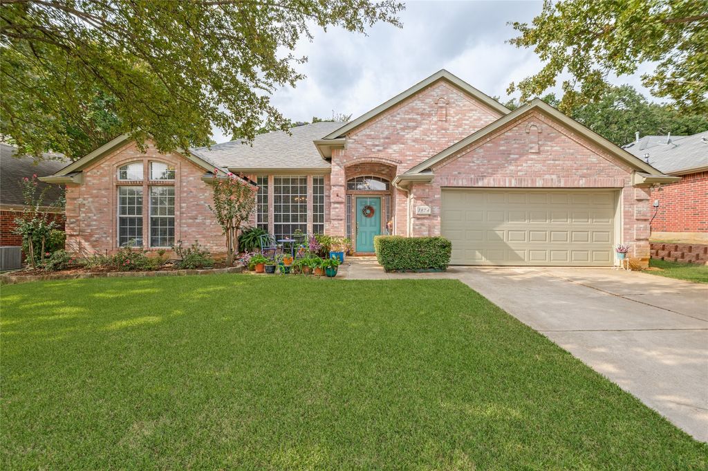 1374 Forest Creek Drive, Lewisville, TX 75067 — exterior