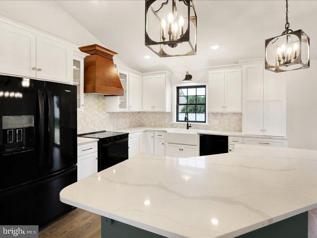 013 ROLLING MEADOW ROAD, Lebanon, PA 17046