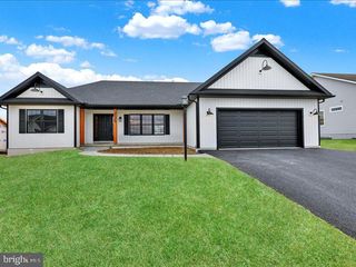 013 ROLLING MEADOW ROAD, Lebanon, PA 17046