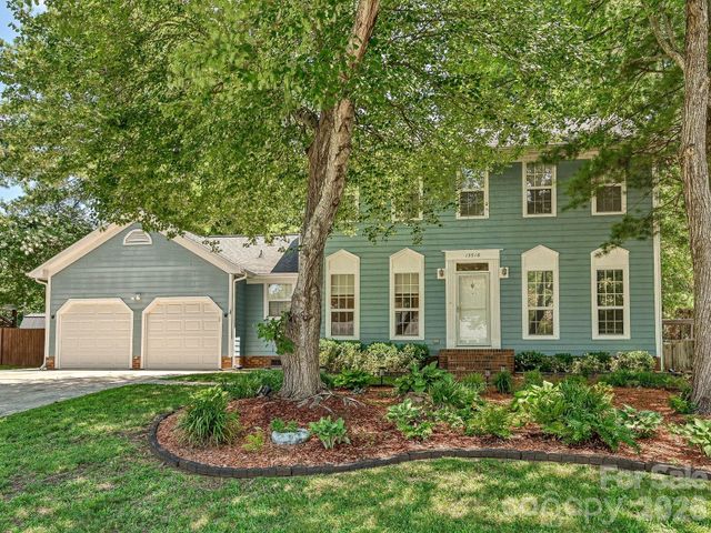 13518 Krislyn Woods Place, Charlotte, NC 28278