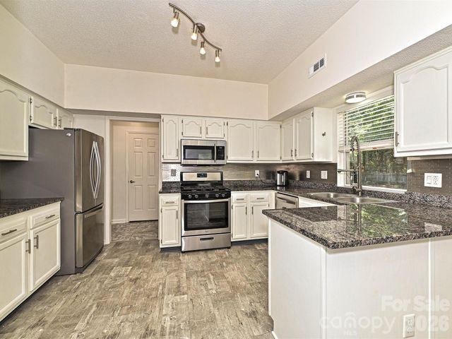 13518 Krislyn Woods Place, Charlotte, NC 28278
