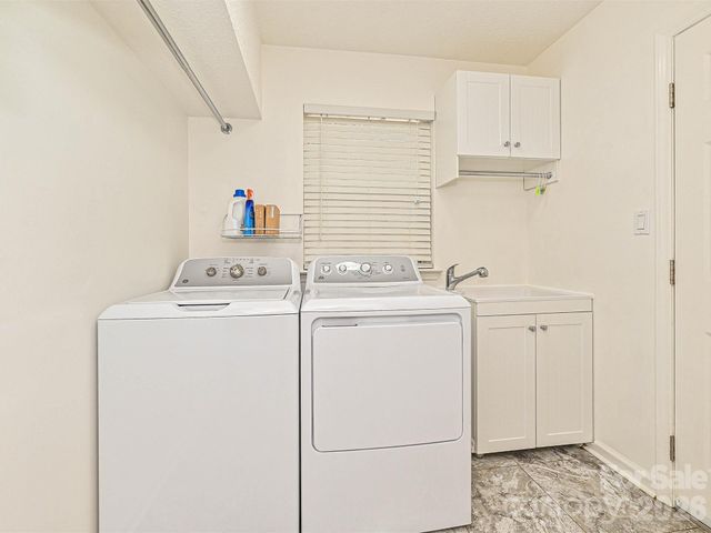 13518 Krislyn Woods Place, Charlotte, NC 28278