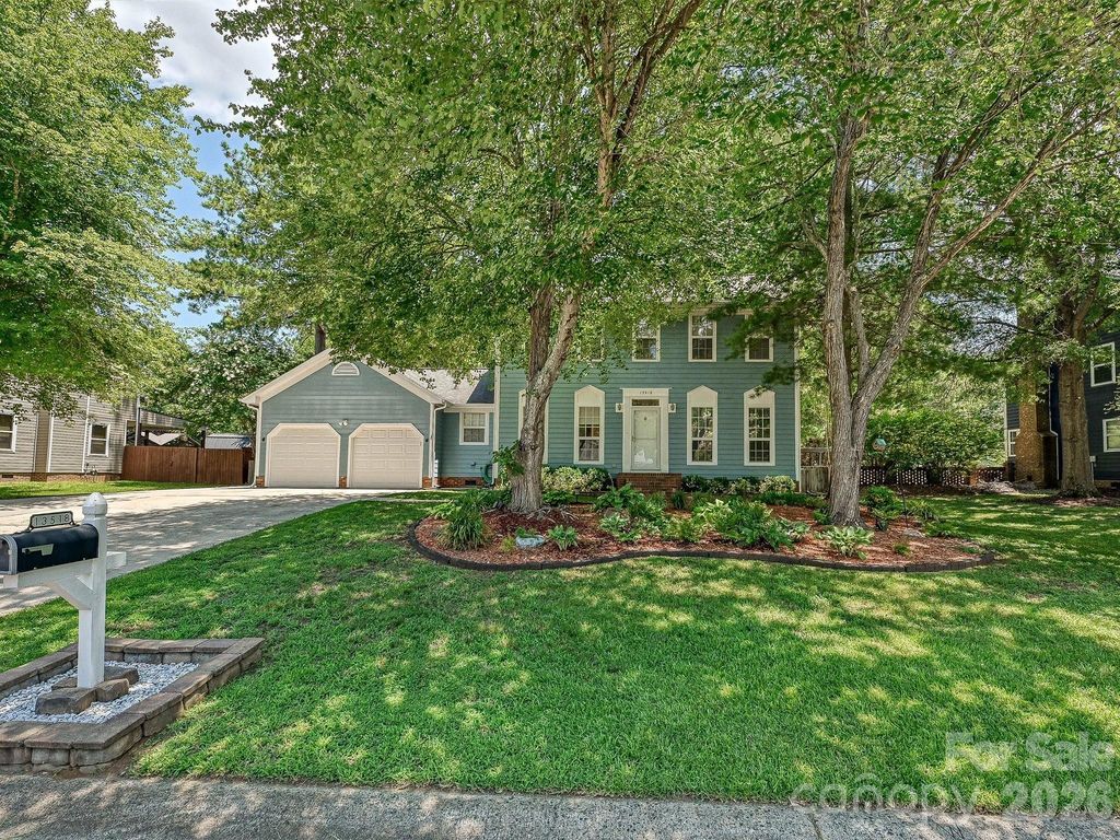 13518 Krislyn Woods Place, Charlotte, NC 28278