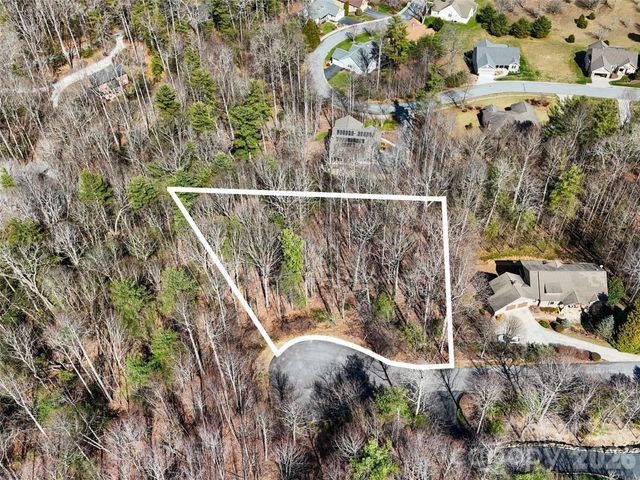 96 Turkey Roost Court, Hendersonville, NC 28739