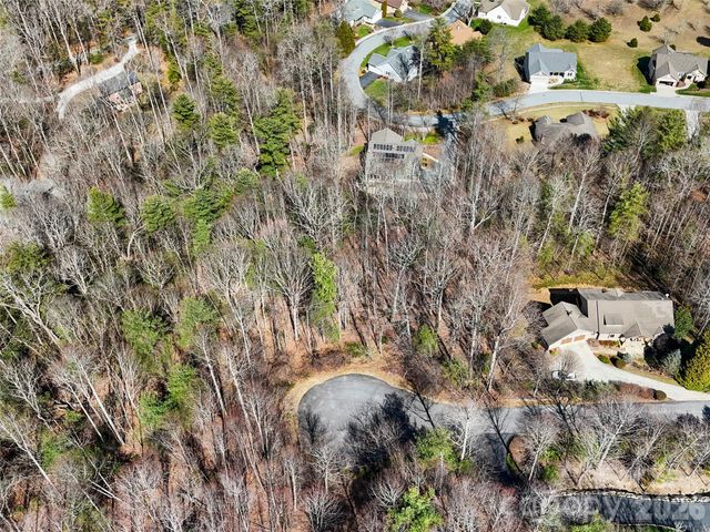 96 Turkey Roost Court, Hendersonville, NC 28739