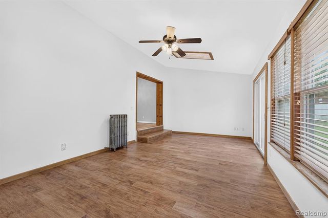 9470 Mortenview Drive, Taylor, MI 48180