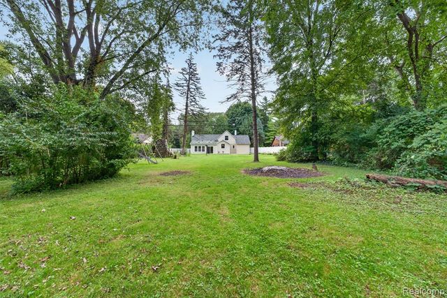 9470 Mortenview Drive, Taylor, MI 48180