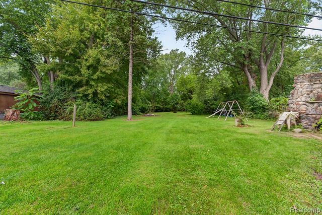 9470 Mortenview Drive, Taylor, MI 48180
