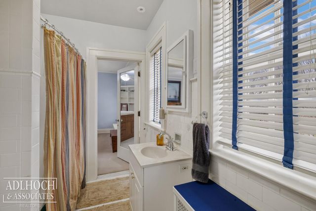 1020 Kensington Avenue, Grosse Pointe, MI 48230