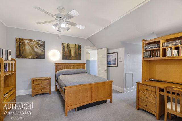 1020 Kensington Avenue, Grosse Pointe, MI 48230