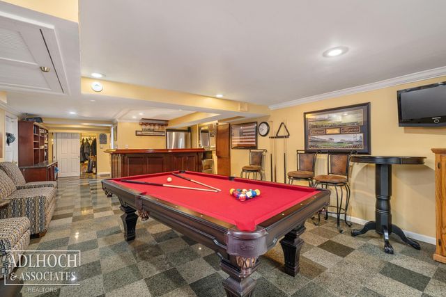 1020 Kensington Avenue, Grosse Pointe, MI 48230