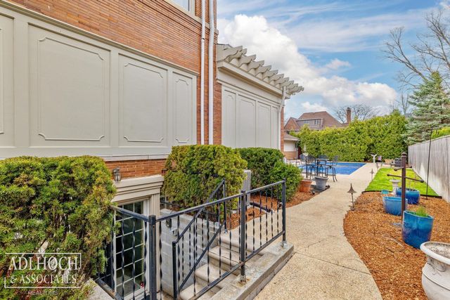 1020 Kensington Avenue, Grosse Pointe, MI 48230