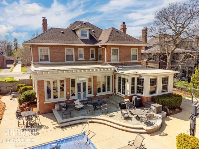 1020 Kensington Avenue, Grosse Pointe, MI 48230