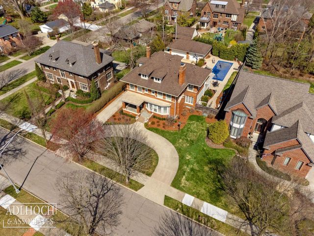 1020 Kensington Avenue, Grosse Pointe, MI 48230