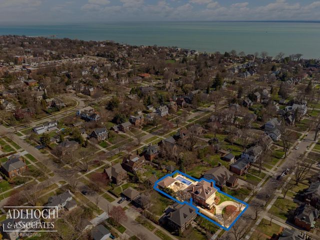 1020 Kensington Avenue, Grosse Pointe, MI 48230
