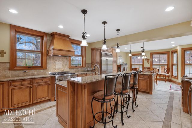 1020 Kensington Avenue, Grosse Pointe, MI 48230