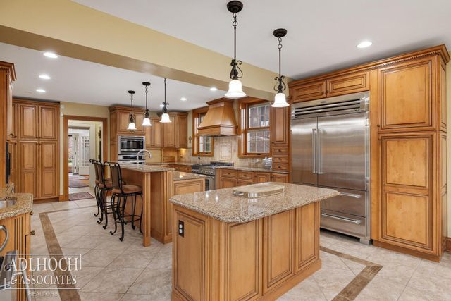 1020 Kensington Avenue, Grosse Pointe, MI 48230