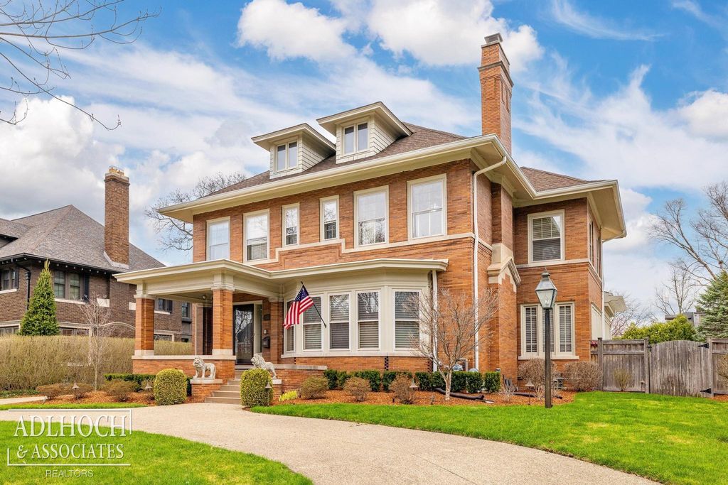 1020 Kensington Avenue, Grosse Pointe, MI 48230