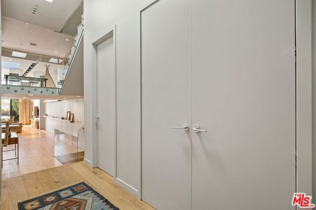 207 Hollister Avenue, Santa Monica, CA 90405