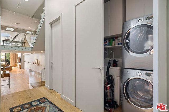 207 Hollister Avenue, Santa Monica, CA 90405