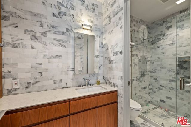 207 Hollister Avenue, Santa Monica, CA 90405