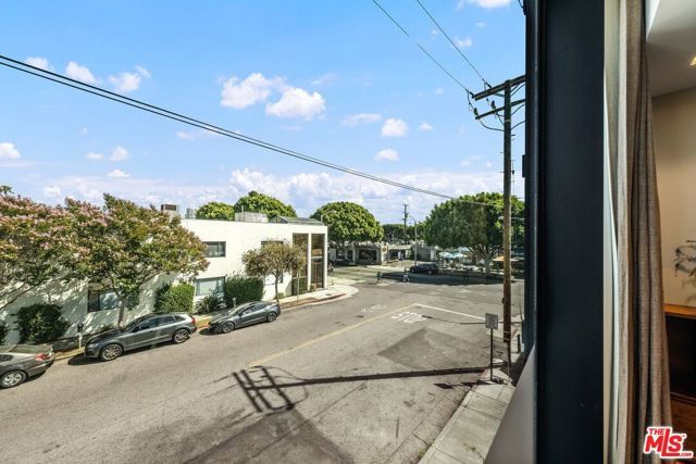 207 Hollister Avenue, Santa Monica, CA 90405