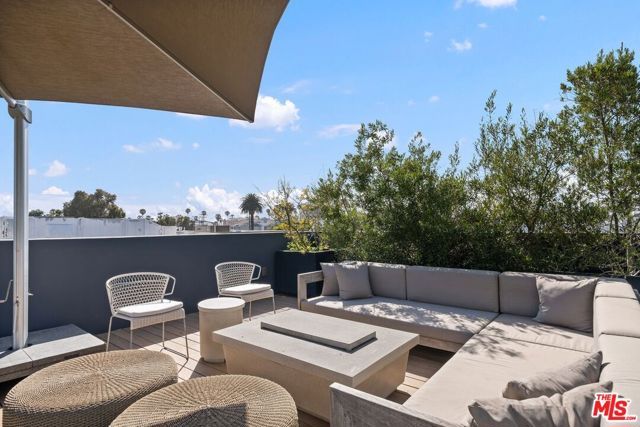 207 Hollister Avenue, Santa Monica, CA 90405