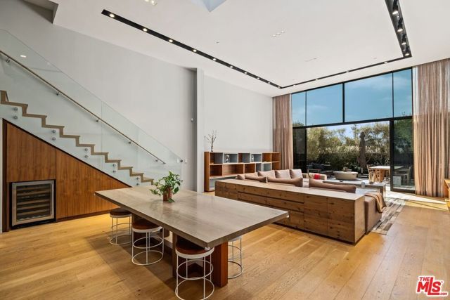 207 Hollister Avenue, Santa Monica, CA 90405