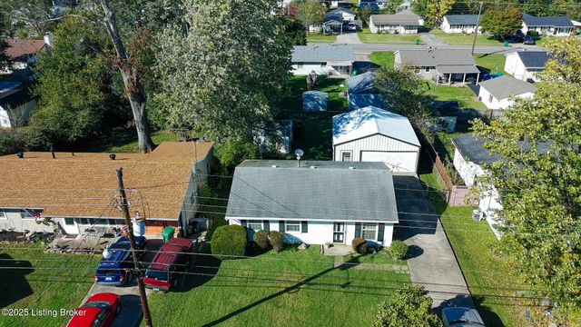 186 Crestwood Ln, Louisville, KY 40229