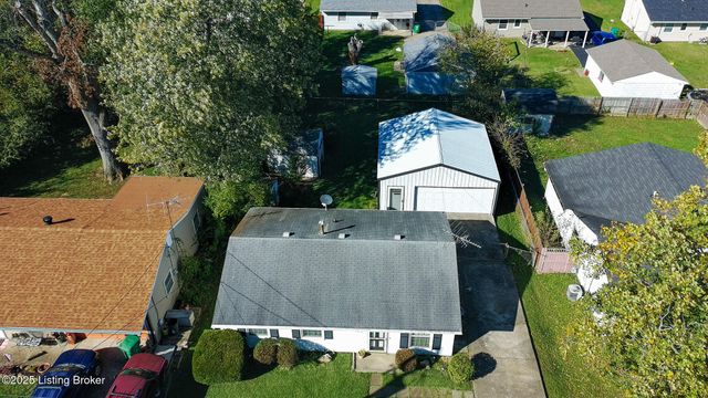 186 Crestwood Ln, Louisville, KY 40229