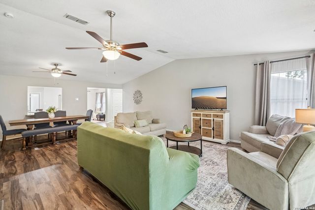 9711 SPRUCE RIDGE DR, Converse, TX 78109