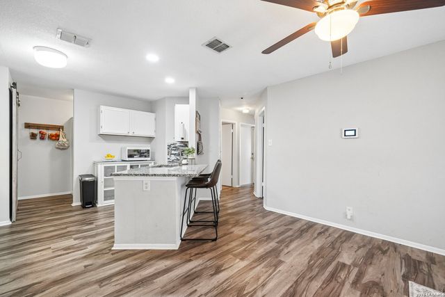 9711 SPRUCE RIDGE DR, Converse, TX 78109