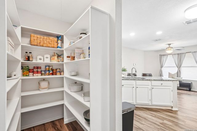9711 SPRUCE RIDGE DR, Converse, TX 78109