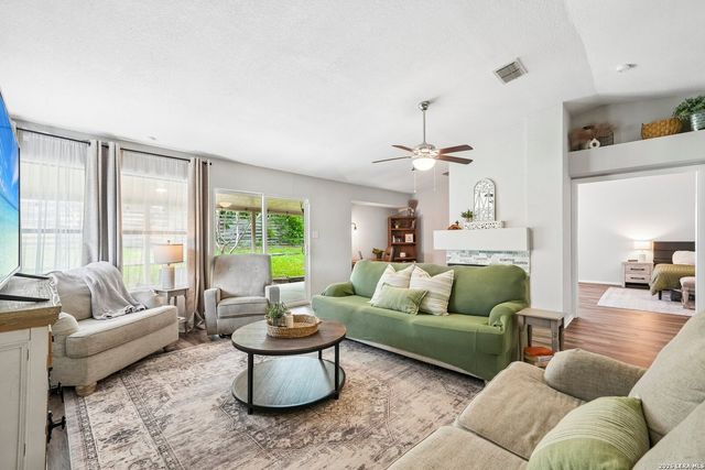 9711 SPRUCE RIDGE DR, Converse, TX 78109