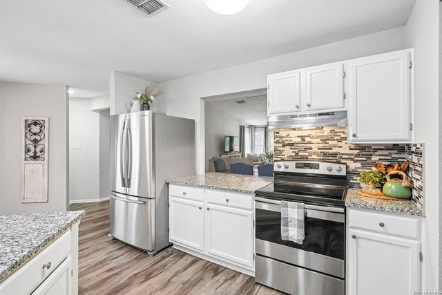 9711 SPRUCE RIDGE DR, Converse, TX 78109