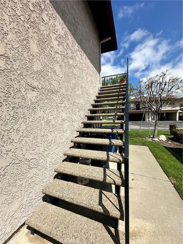 1123 W Sierra Madre Avenue 4, Azusa, CA 91702